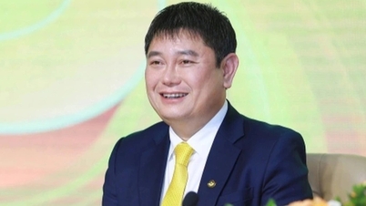 Acțiunile „Regelui” se diferențiază, banca lui Nguyen Duc Thuy primește vești bune.