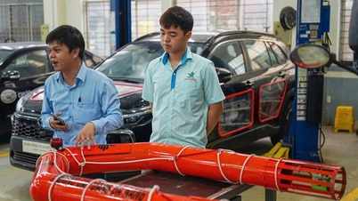 Profesores y estudiantes crean balsas salvavidas inteligentes para salvar a las personas en zonas ribereñas durante las inundaciones.