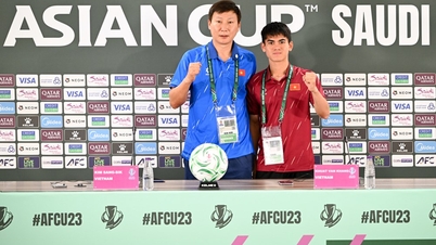 Důvěra trenéra Kim Sang-sika ve čtvrtfinálový zápas vietnamského týmu do 23 let proti týmu SAE do 23 let.