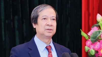 응우옌 킴 손 장관과 응우옌 반 탕 의원을 제16대 국회 후보로 소개합니다.