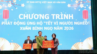 O Comitê da Frente da Pátria Vietnamita da comuna de Van Ban lançou uma campanha para apoiar o "Tet para os Pobres" na primavera do Ano do Cavalo de 2026.