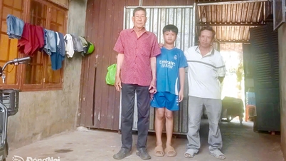 Peste 128 de milioane de VND au fost donate pentru a ajuta familia domnului Nguyen Van Soc.