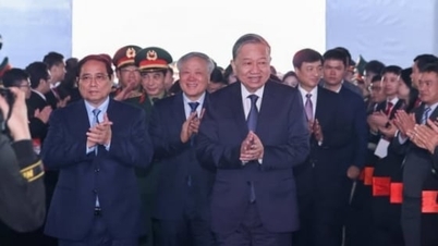 De secretaris-generaal was aanwezig bij de ceremonie ter gelegenheid van de start van de bouw van de eerste fabriek voor de productie van halfgeleiderchips in Vietnam.