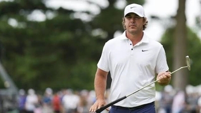 Huyền thoại Tiger Woods hé lộ dấu hiệu Brooks Koepka trở lại với PGA Tour