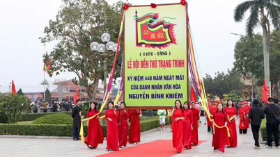 Trạng Trình Nguyễn Bỉnh Khiêm کے مندر میں شاندار تہوار