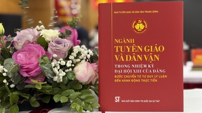 Křest knihy o sektoru propagandy a masové mobilizace během volebního období 13. sjezdu strany.