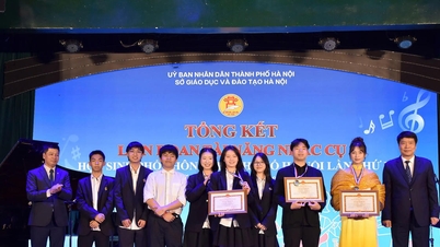 Hanoi'de Lise Öğrencileri Müzik Aletleri Yetenek Festivali'nde 109 madalya dağıtıldı.
