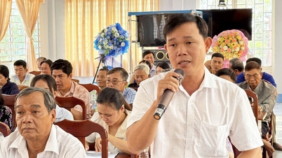 Wakil Majlis Rakyat di kedua-dua peringkat telah bertemu dengan pengundi di komun Vinh Trach dan Dinh My.