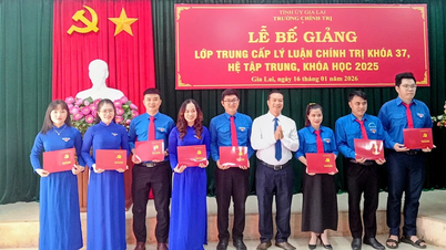 Die Politische Schule der Provinz Gia Lai veranstaltete die Abschlusszeremonie für den 37. Kurs für politische Theorie auf mittlerem Niveau.