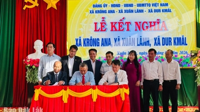 Assinatura de um acordo fraternal entre as comunas de Xuan Lanh, Krong Ana e Dur Kmal.