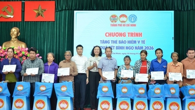 Insurans Sosial Bandar Raya Ho Chi Minh: Memperluas program pemberian kad insurans kesihatan.