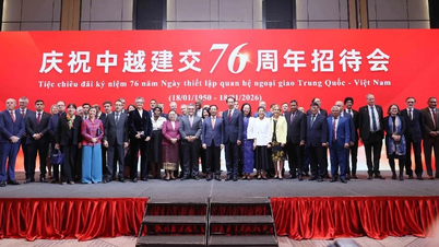 Timbalan Perdana Menteri Bui Thanh Son menghadiri majlis resepsi memperingati ulang tahun ke-76 hubungan diplomatik antara China dan Vietnam.