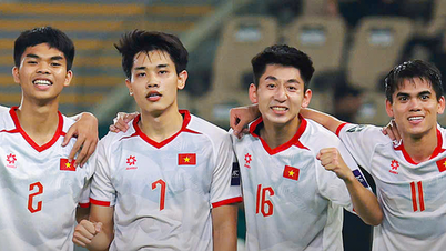 Vietnam U23 - BAE U23 maçında Nguyen Dinh Bac yedek kulübesinde yer almaya devam ediyor.