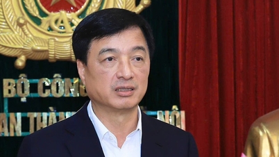 Hanoi Party Secretary: Publicly announce the measures for handling traffic violations detected by cameras so that people are aware.