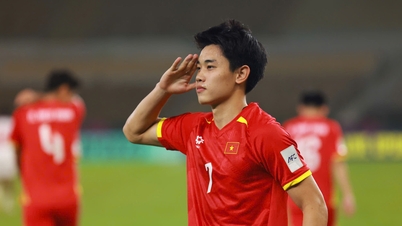 Canlı futbol maçı: Vietnam U23 3-2 BAE U23: Minh Phúc parlıyor.