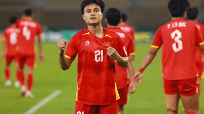 Vietnam U23 takımı yarı finallere yükseldi, Güneydoğu Asya taraftarları onları övgülerle karşıladı.