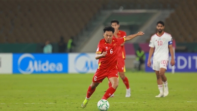 Thai Son och Le Viktor genomgår dopingtester; Tränare Kim hoppas att Vietnams U23-lag når den asiatiska finalen.