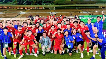 El equipo Sub-23 de Vietnam recibió una bonificación de la VFF después de derrotar a los Emiratos Árabes Unidos en los cuartos de final.
