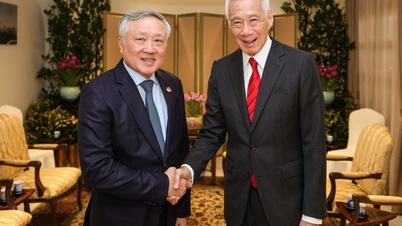 Singapurs Senior-Minister Lee Hsien Loong: Zuversichtlich, dass Vietnam erfolgreich eine attraktive Internationale Finanz-Corporation (IFC) aufbauen wird.