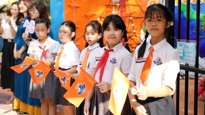 Phụ huynh trường tư Hà Nội bất ngờ nhận hơn 3 triệu tiền hoàn ăn bán trú