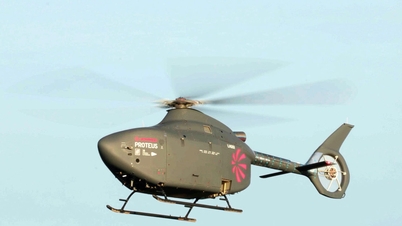La Marina británica presenta su primer helicóptero no tripulado.