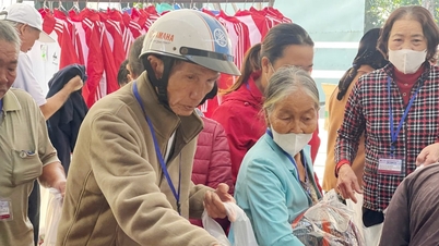 Dien Ban Dong mahallesindeki sakinlere ev onarımları için 270 milyon VND sağlandı.