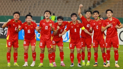 Pelatih Kim Sang-sik sangat hebat; tim U23 Vietnam akan menjadi lebih baik lagi di semifinal Asia.