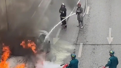 Hanoi: Kereta terbakar di laluan bawah tanah Thanh Xuan.