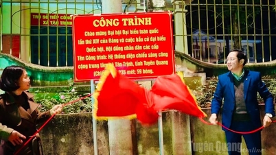 A comuna de Tan Trinh inaugura um projeto para celebrar o 14º Congresso Nacional do Partido Comunista do Vietnã.