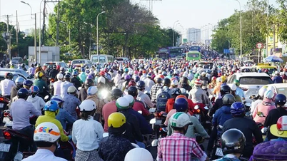 In Ho-Chi-Minh-Stadt werden Motorräder und Motorroller geprüft und Abgasuntersuchungsbescheinigungen ausgestellt.
