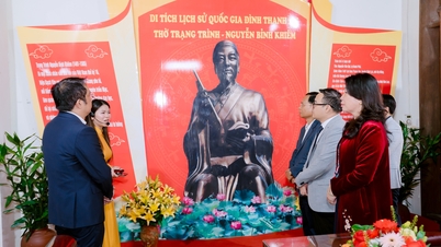Wad Viet Hung memelihara dan menyebarkan nilai budaya melalui upacara memperingati Trạng Trình Nguyễn Bỉnh Khiêm.