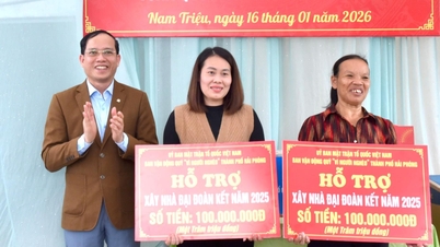 เขตน้ำตรีอู มอบบ้าน "ความสามัคคีอันยิ่งใหญ่" จำนวน 2 หลัง ให้แก่ครัวเรือนที่ยากจน