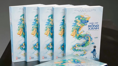 Das neue Buch des Verlags der Vietnamesischen Schriftstellervereinigung vermittelt den Geist von „Vietnam, das sich in einen Drachen verwandelt“.