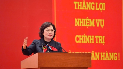 Gouverneurin Nguyen Thi Hong erörterte neue Richtlinien und Anforderungen an das Managementteam des Bankensektors.