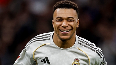 Mbappe چمکتا ہے، ریئل میڈرڈ نے بارسلونا کی گردن نیچے سانس لیا.