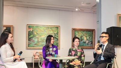 'Ao Dai ve Resim' adlı söyleşi programı: Sanat dili aracılığıyla Vietnam kültür değerlerini yaymak.