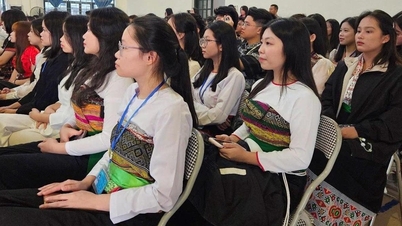 600 pelajar dari Sekolah Persediaan Universiti Etnik Minoriti Sam Son menghadiri sesi kaunseling kemasukan pertama mereka.