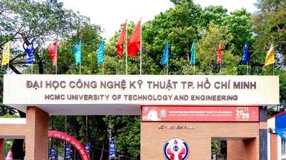 Rektor mówi o zmianie nazwy Uniwersytetu Technologii i Edukacji w Ho Chi Minh.
