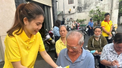 호찌민시: 당 대회를 환영하는 진심 어린 선행들