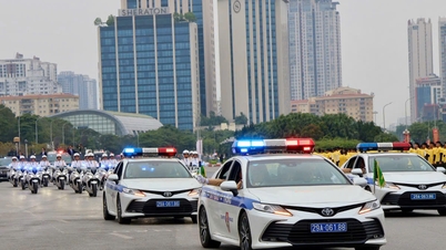 Phân luồng giao thông phục vụ Chương trình nghệ thuật chào mừng thành công Đại hội XIV của Đảng