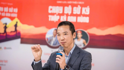 Vietnam'da uzun mesafe koşusunun tarihini başlatanların bir araya gelmesi.