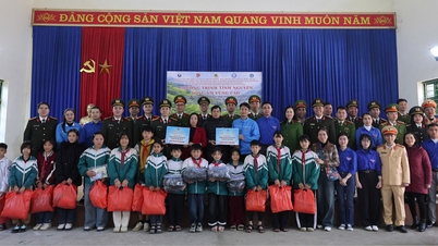 Orang muda dari Hai Phong menjadi sukarelawan di wilayah Lao Cai.