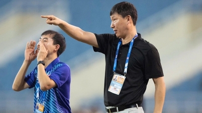 Chuyên gia châu Âu: HLV Kim Sang Sik có "vũ khí bí mật", đối thủ bị bất ngờ