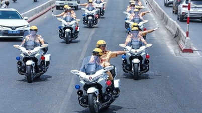 Hanoi: Au fost implementate devieri de trafic pentru a facilita programul artistic care celebrează cel de-al 14-lea Congres Național al Partidului Comunist din Vietnam.