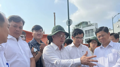 Pemerintah Kota Ho Chi Minh meminta tindakan segera untuk mengatasi penurunan permukaan jalan di Jalan Ba ​​Dinh, Kelurahan Chanh Hung.