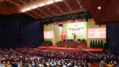 La délégation de Lam Dong a assisté à la première journée du 14e Congrès national du Parti.