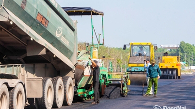 [Galeria de fotos] As obras da Rodovia Circular Long Khánh 1 estão em fase de preparação para a inauguração técnica em 3 de fevereiro.
