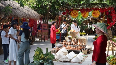 Nha Trang: Oficjalne otwarcie tradycyjnego festiwalu Tet, trwającego 45 dni.