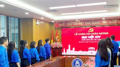 Tinerii din întreaga țară au organizat simultan ceremonii de ridicare a drapelului pentru a celebra cel de-al 14-lea Congres Național al Partidului.