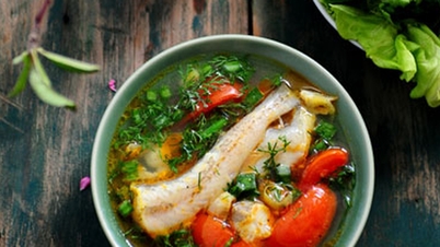 La sopa agria de pescado con taro es un plato delicioso para toda la familia.